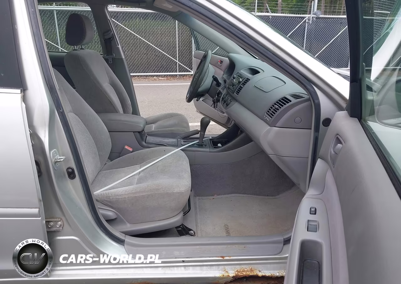 2002 Toyota Camry Le VIN:JTDBE32K720086176 - 5