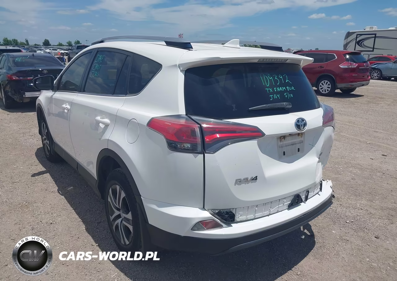 2017 Toyota Rav4 Le VIN:JTMZFREVXHJ108520 - 3