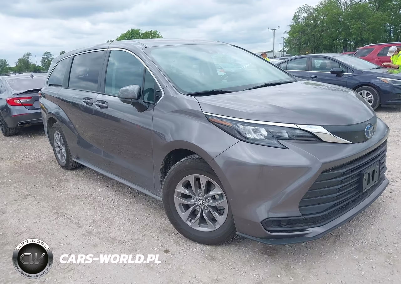 2024 Toyota Sienna Le – zdjęcie 1 z 16