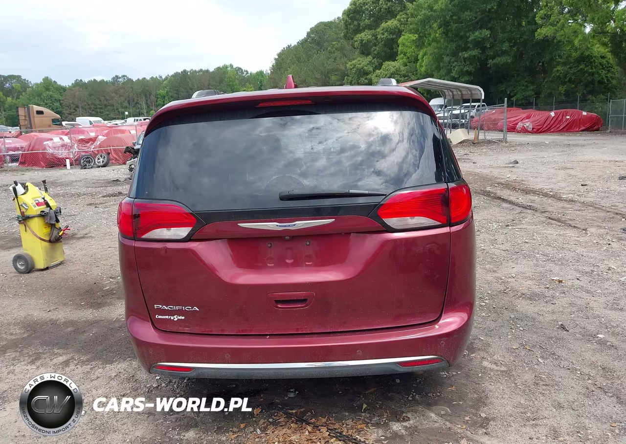 2019 Chrysler Pacifica Touring L VIN:2C4RC1BG9KR597348 - 16