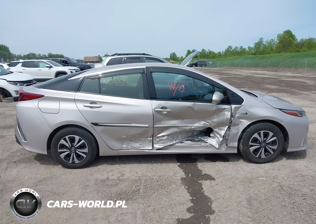 2017 Toyota Prius Prime Plus VIN:JTDKARFP2H3038208 - 13