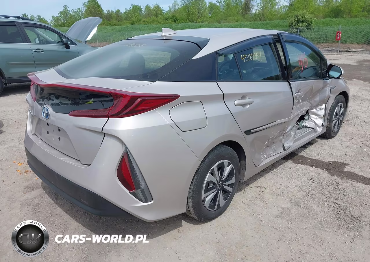 2017 Toyota Prius Prime Plus VIN:JTDKARFP2H3038208 - 4