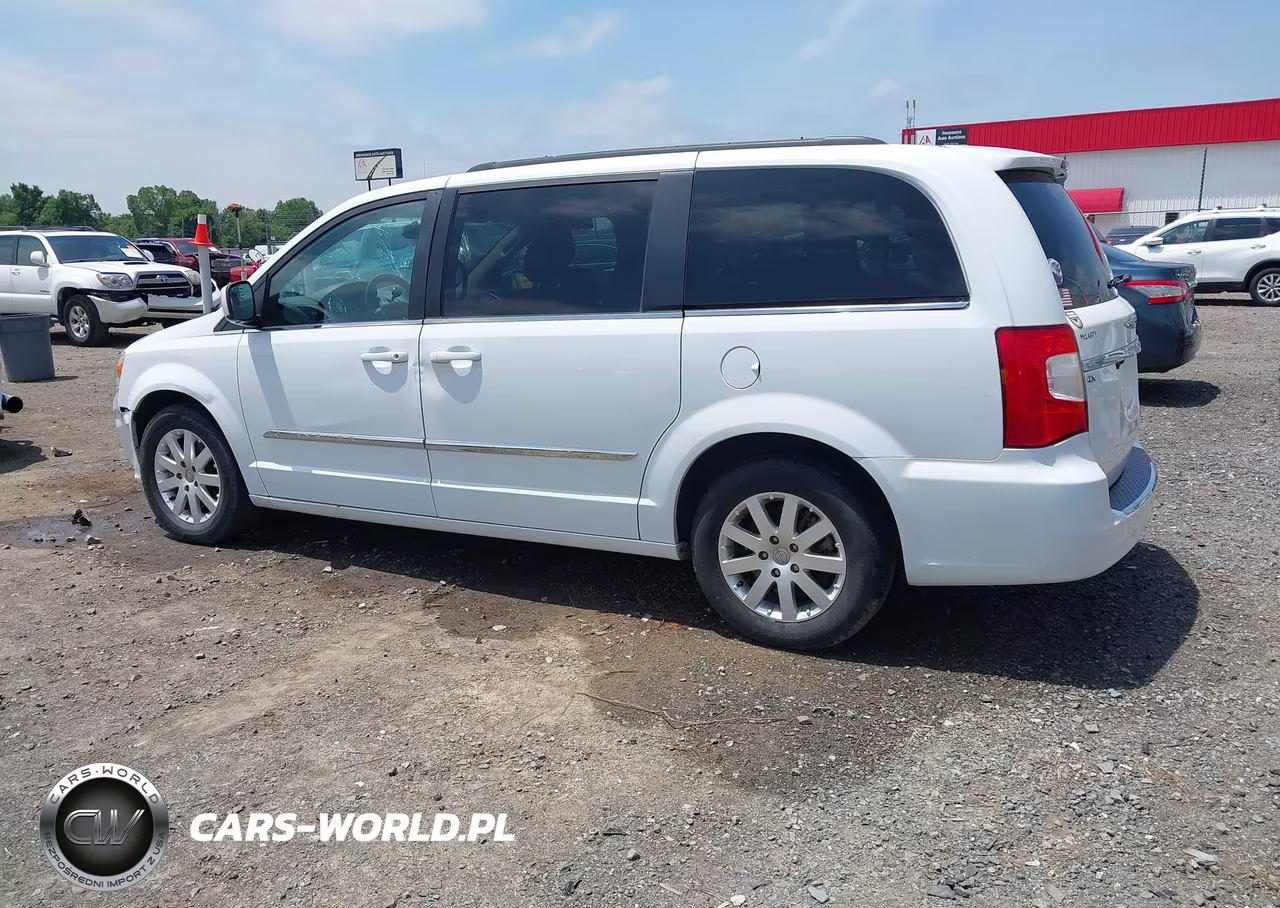 2016 Chrysler Town & Country Touring VIN:2C4RC1BG1GR206233 - 3