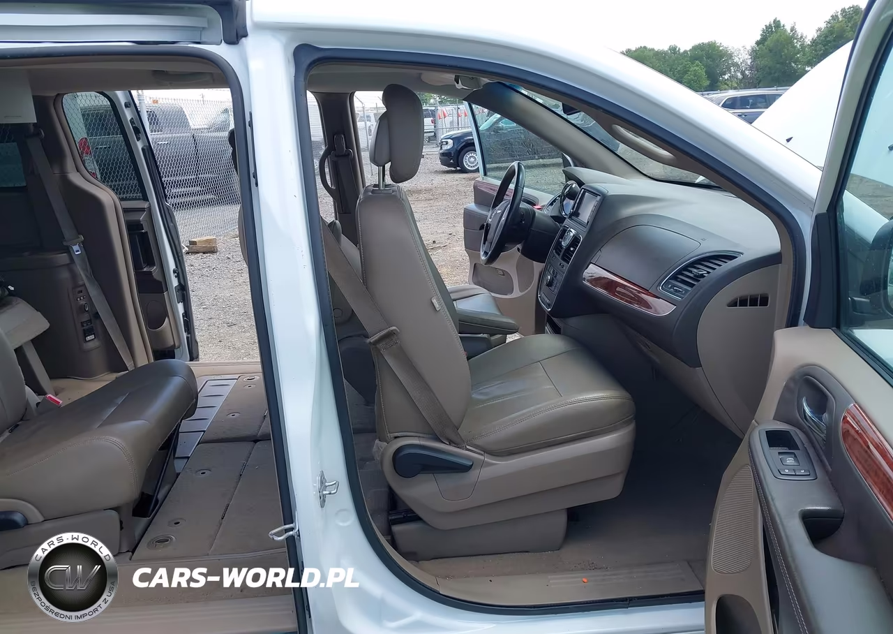 2016 Chrysler Town & Country Touring VIN:2C4RC1BG1GR206233 - 5