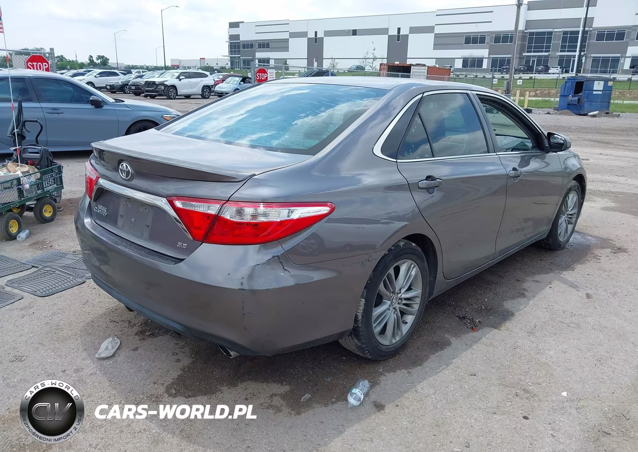2015 Toyota Camry Se VIN:4T1BF1FK0FU015410 - 4