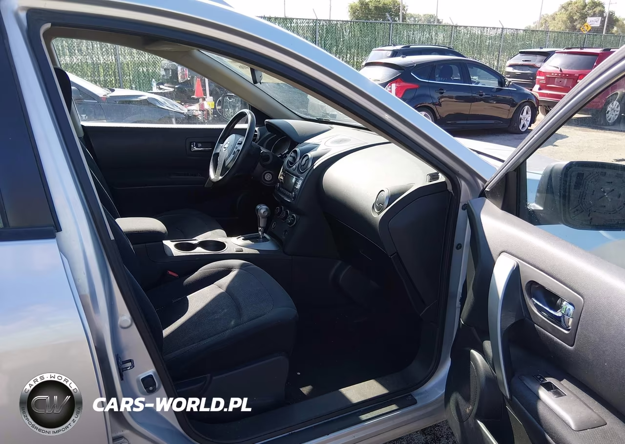 2015 Nissan Rogue Select S VIN:JN8AS5MV0FW261592 - 5