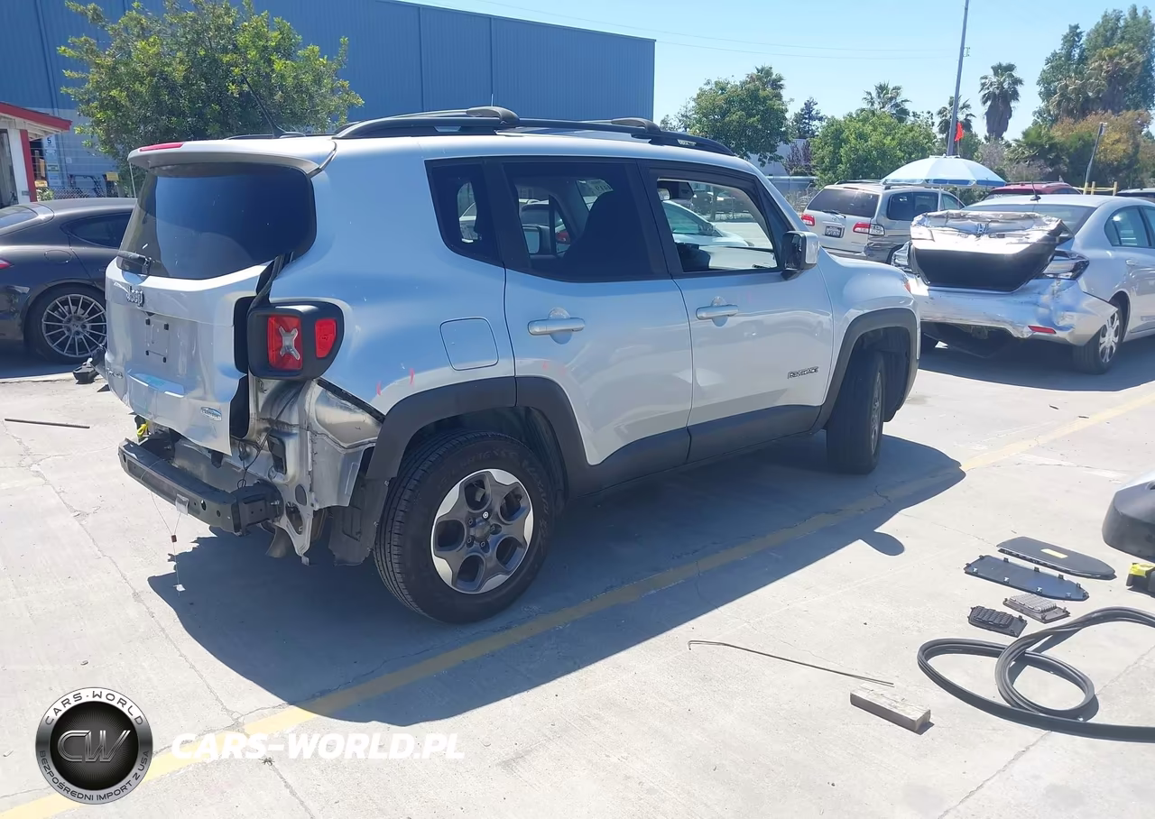 2015 Jeep Renegade Latitude VIN:ZACCJBBH2FPC23040 - 4