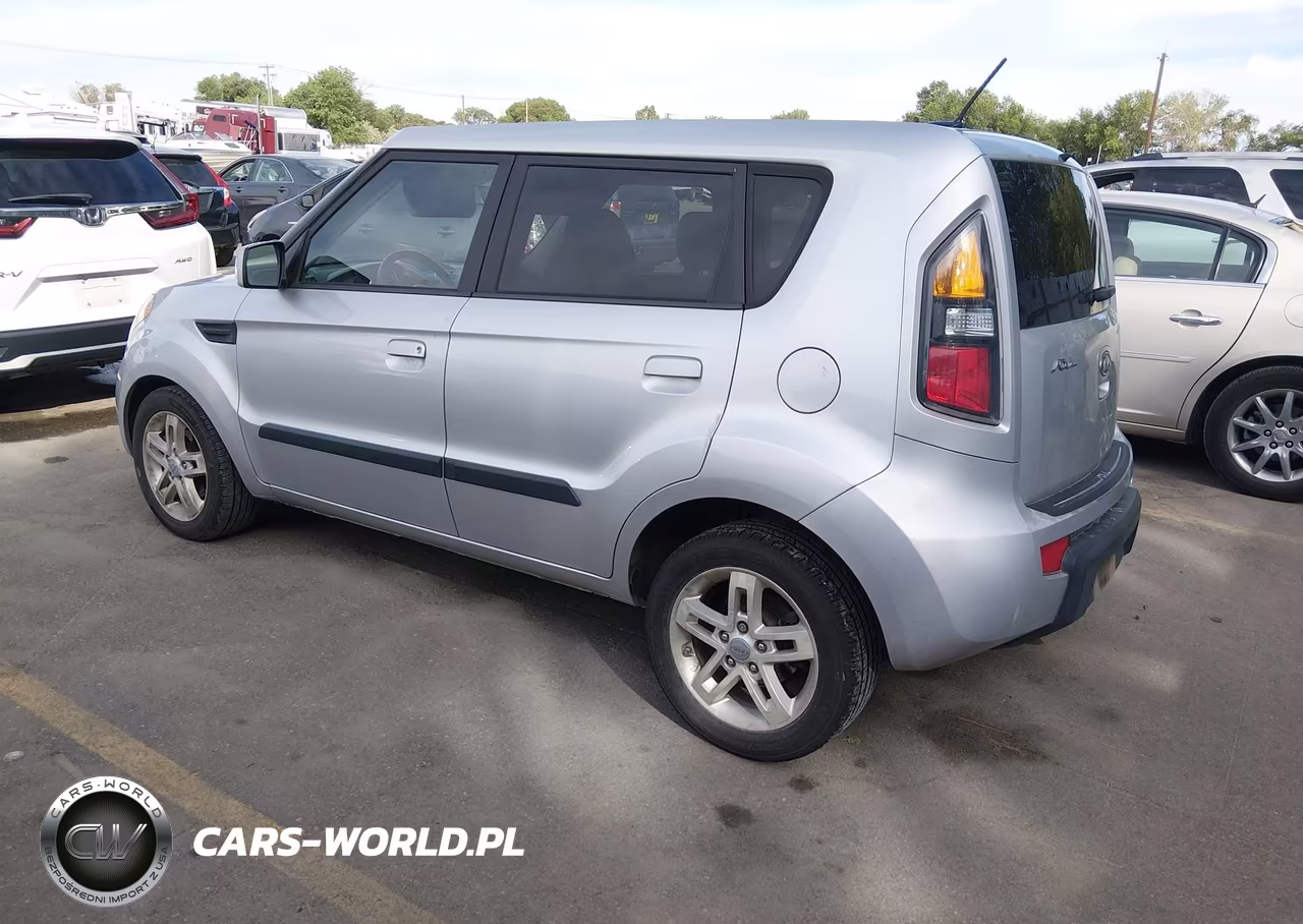 2010 Kia Soul + VIN:KNDJT2A29A7702902 - 3