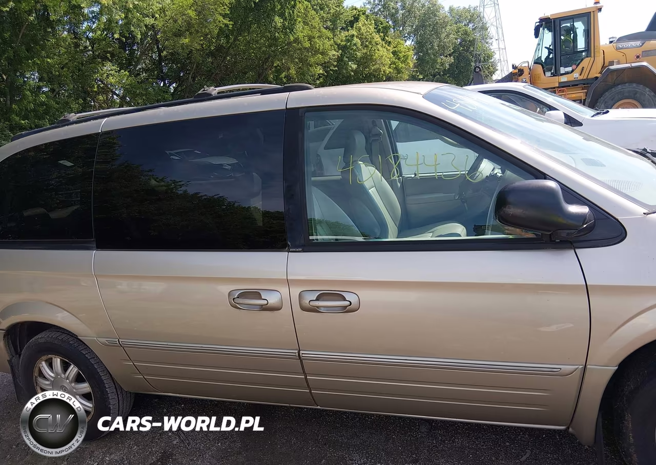 2005 Chrysler Town & Country Touring VIN:2C4GP54L35R433370 - 13