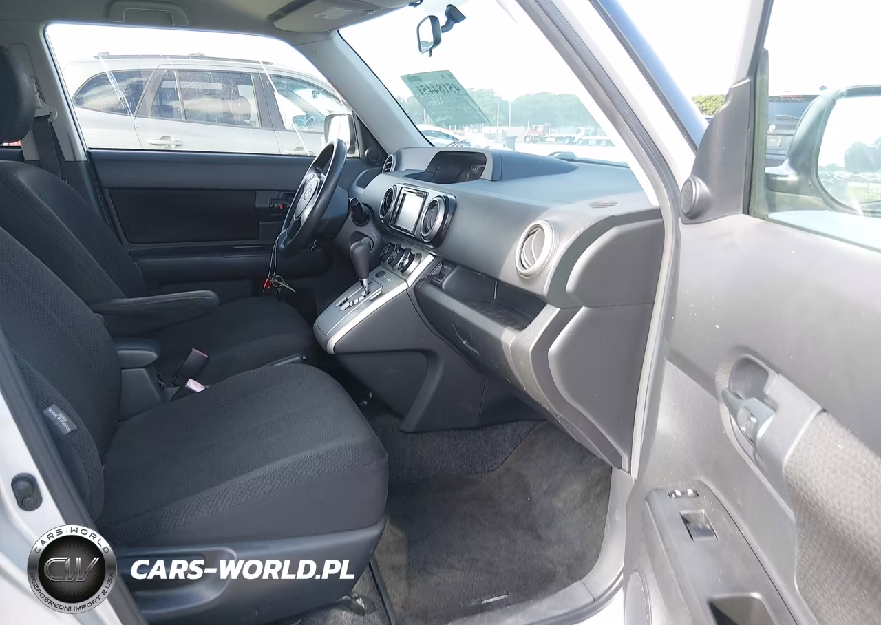 SCION XB VIN:JTLKE50E081052855 - 5