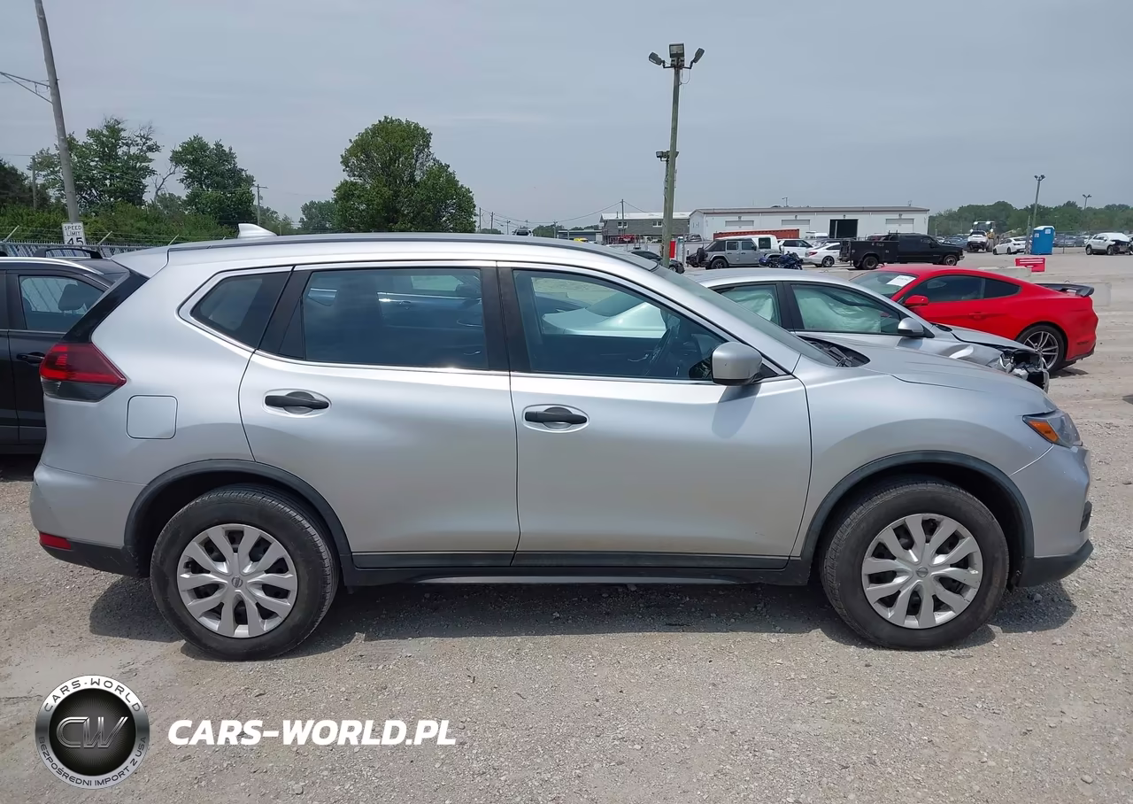 2018 Nissan Rogue S VIN:KNMAT2MV9JP550545 - 13