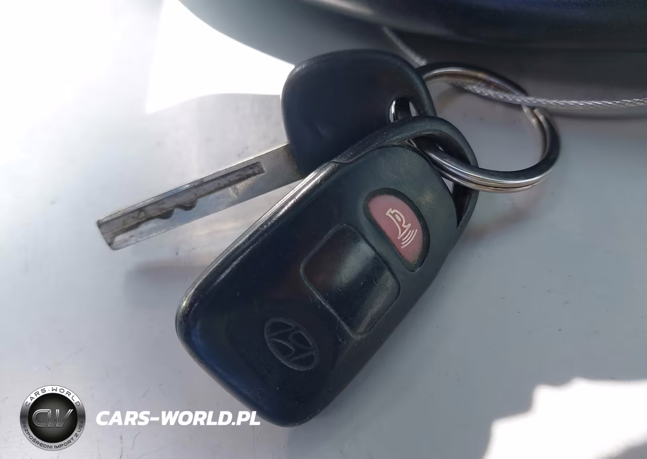 2017 Hyundai Veloster VIN:KMHTC6AD7HU307383 - 11