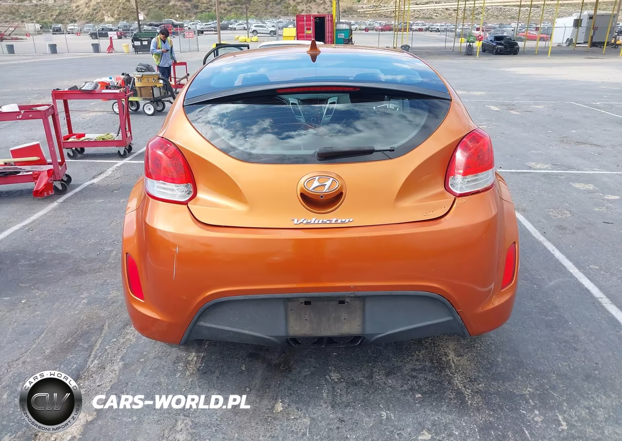 2017 Hyundai Veloster VIN:KMHTC6AD7HU307383 - 17