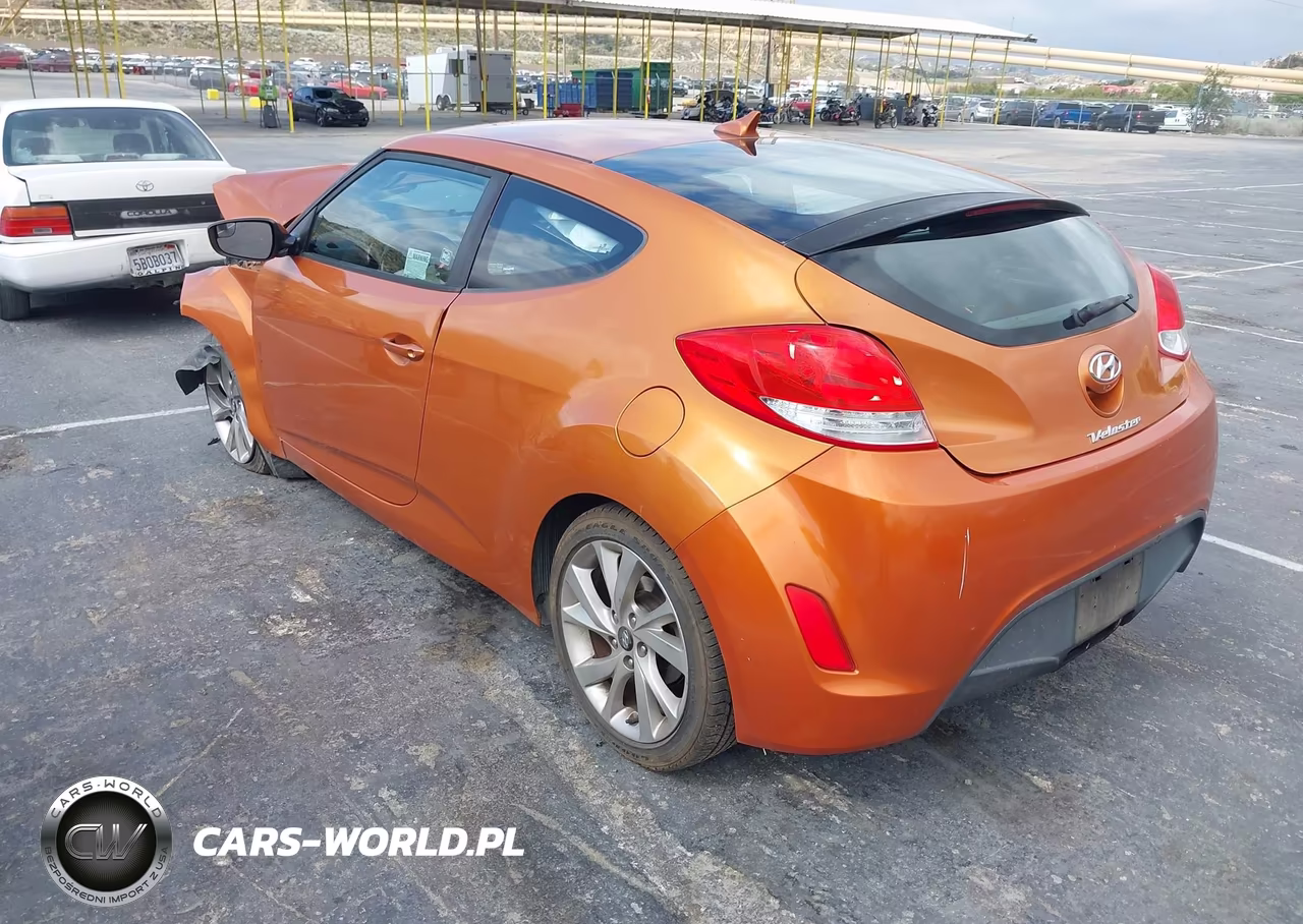 2017 Hyundai Veloster VIN:KMHTC6AD7HU307383 - 3