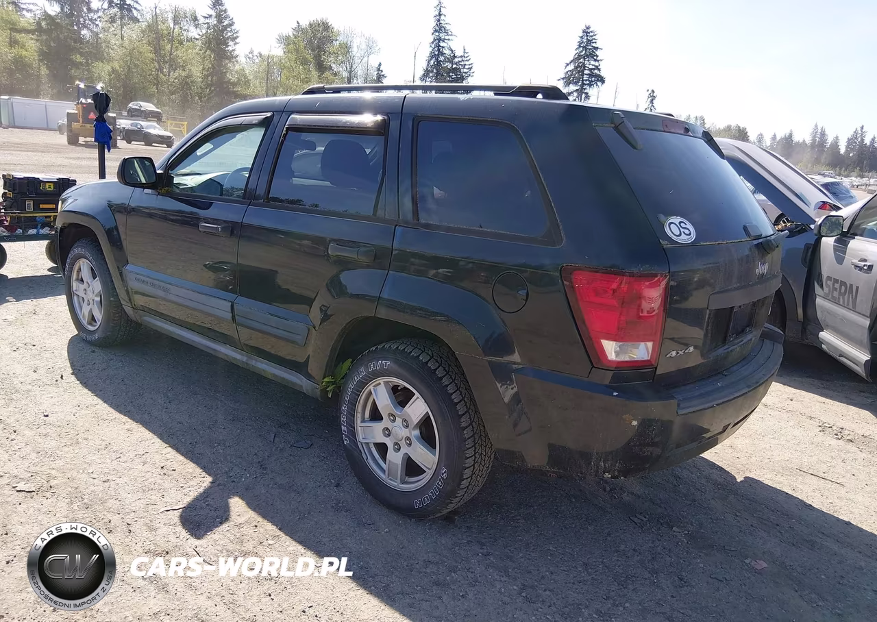 2005 Jeep Grand Cherokee Laredo VIN:1J4GR48KX5C579144 - 3
