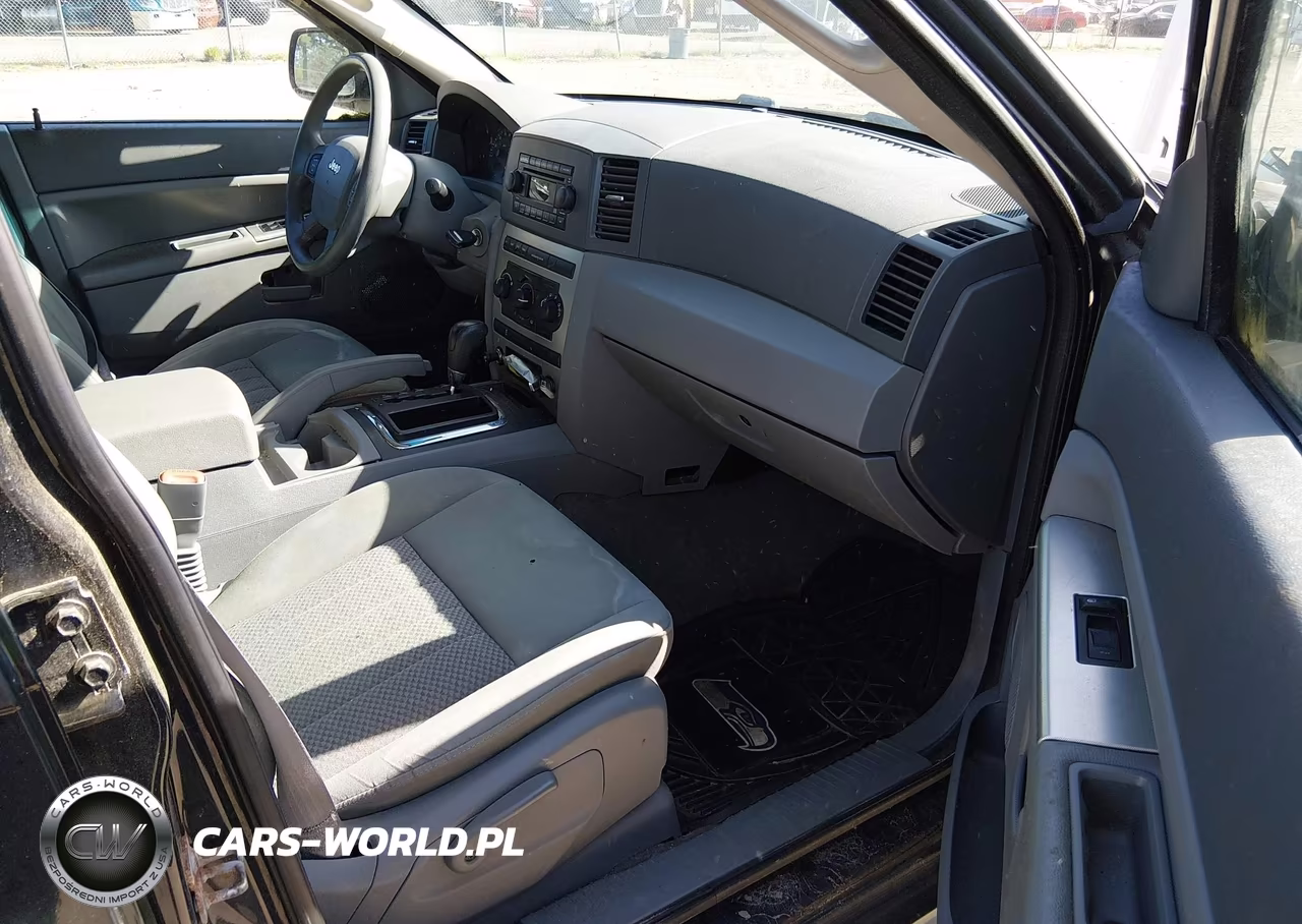 2005 Jeep Grand Cherokee Laredo VIN:1J4GR48KX5C579144 - 5
