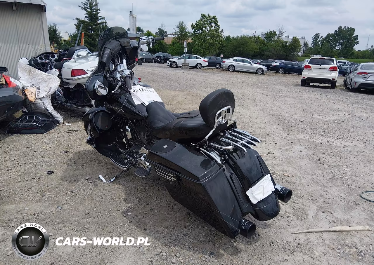 2012 Harley-Davidson Flhxse3 Cvo Street Glide VIN:1HD1PZ817CB956567 - 3