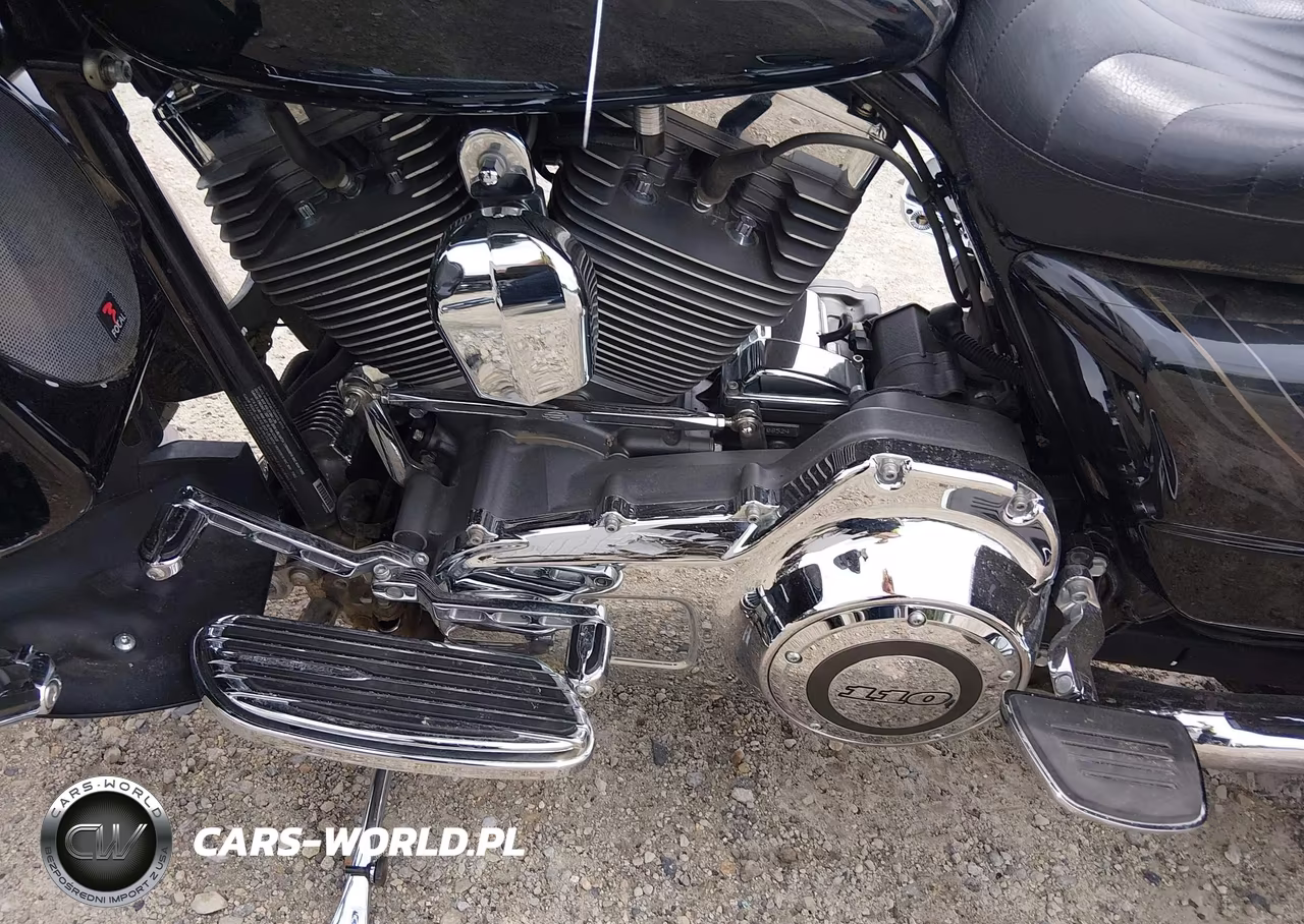 2012 Harley-Davidson Flhxse3 Cvo Street Glide VIN:1HD1PZ817CB956567 - 9