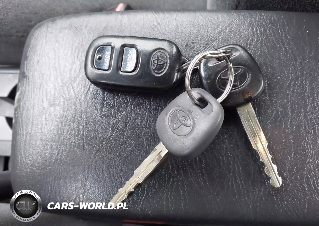 2005 Toyota Corolla S VIN:2T1BR32E15C556145 - 11
