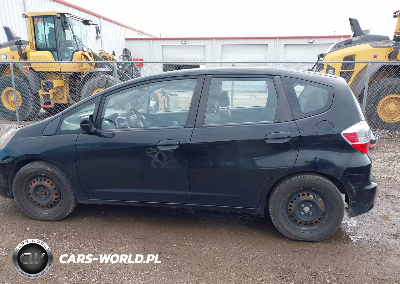 2013 Honda Fit VIN:JHMGE8H30DC008261 - 14