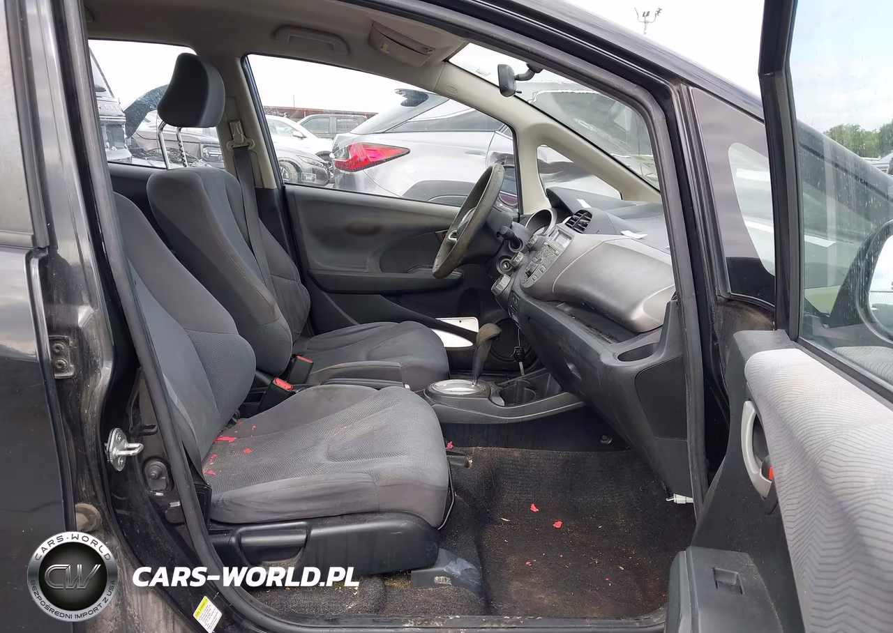 2013 Honda Fit VIN:JHMGE8H30DC008261 - 5