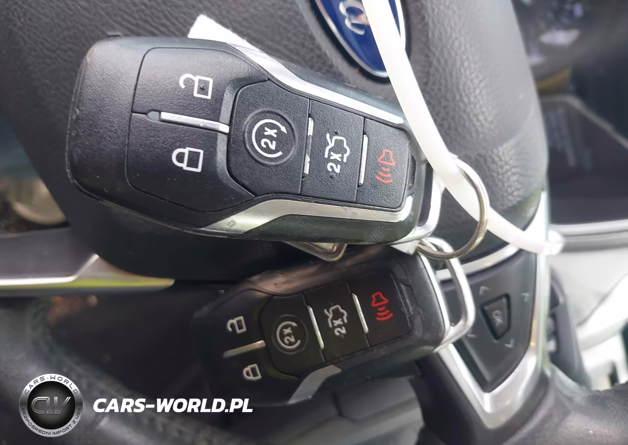2015 Ford Fusion Titanium VIN:3FA6P0D9XFR100894 - 11
