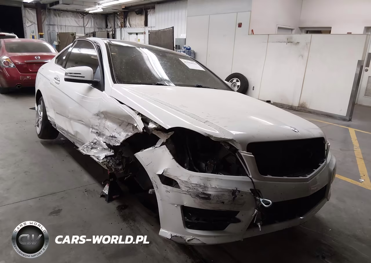 2015 Mercedes-Benz C 350 Sport – zdjęcie 1 z 17