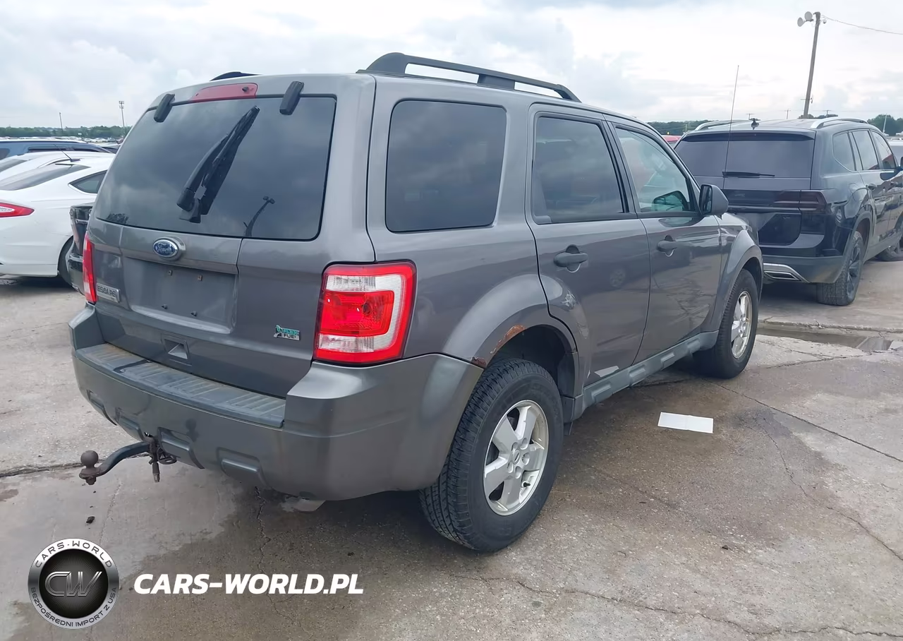2010 Ford Escape Xlt VIN:1FMCU9DG9AKC05881 - 4
