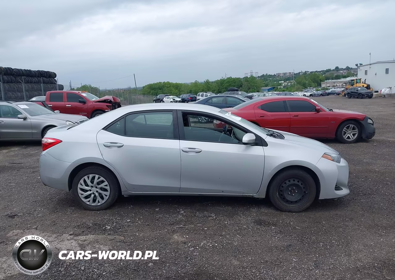 2017 Toyota Corolla Le VIN:2T1BURHE8HC885454 - 13