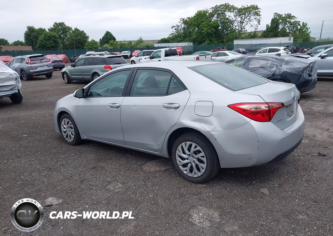 2017 Toyota Corolla Le VIN:2T1BURHE8HC885454 - 3