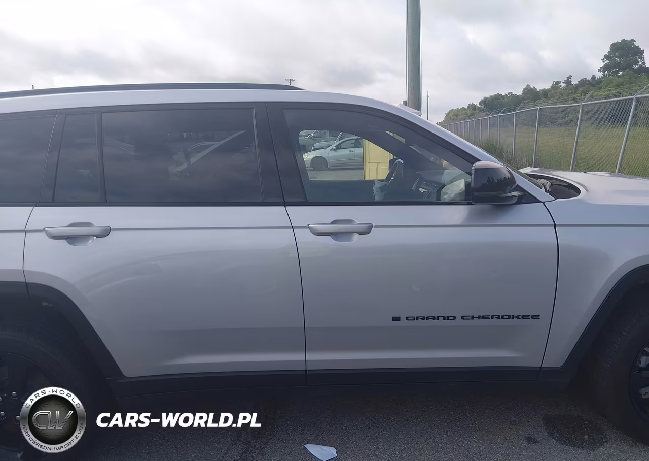 2025 Jeep Grand Cherokee L Altitude X 4X2 VIN:1C4RJJAG1S8697706 - 13