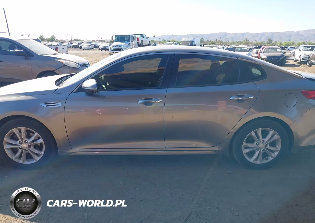 2017 Kia Optima Lx VIN:5XXGT4L32HG123943 - 14