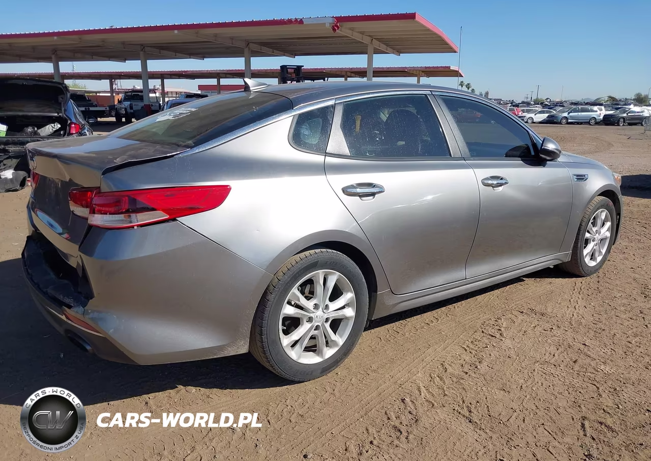 2017 Kia Optima Lx VIN:5XXGT4L32HG123943 - 4