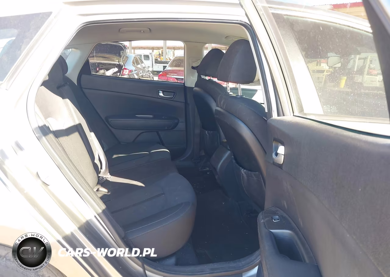 2017 Kia Optima Lx VIN:5XXGT4L32HG123943 - 8