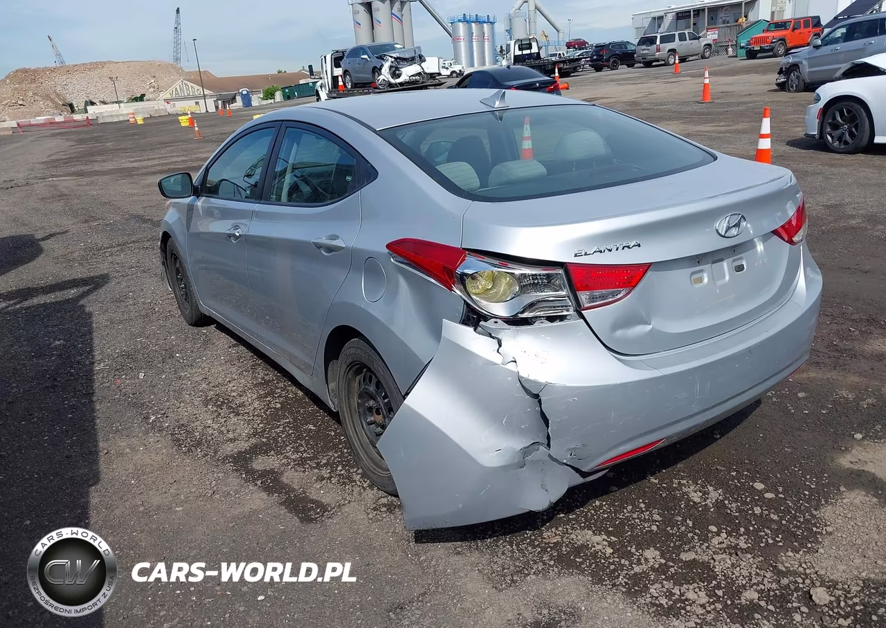 2011 Hyundai Elantra Gls VIN:5NPDH4AE1BH060144 - 3