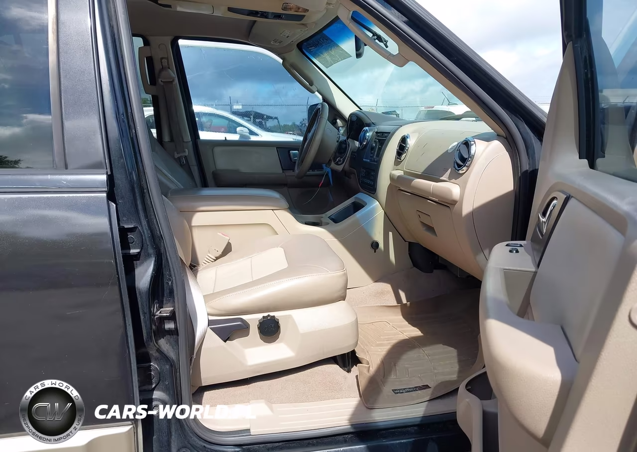 2005 Ford Expedition Eddie Bauer-King Ranch VIN:1FMPU175X5LA13981 - 5