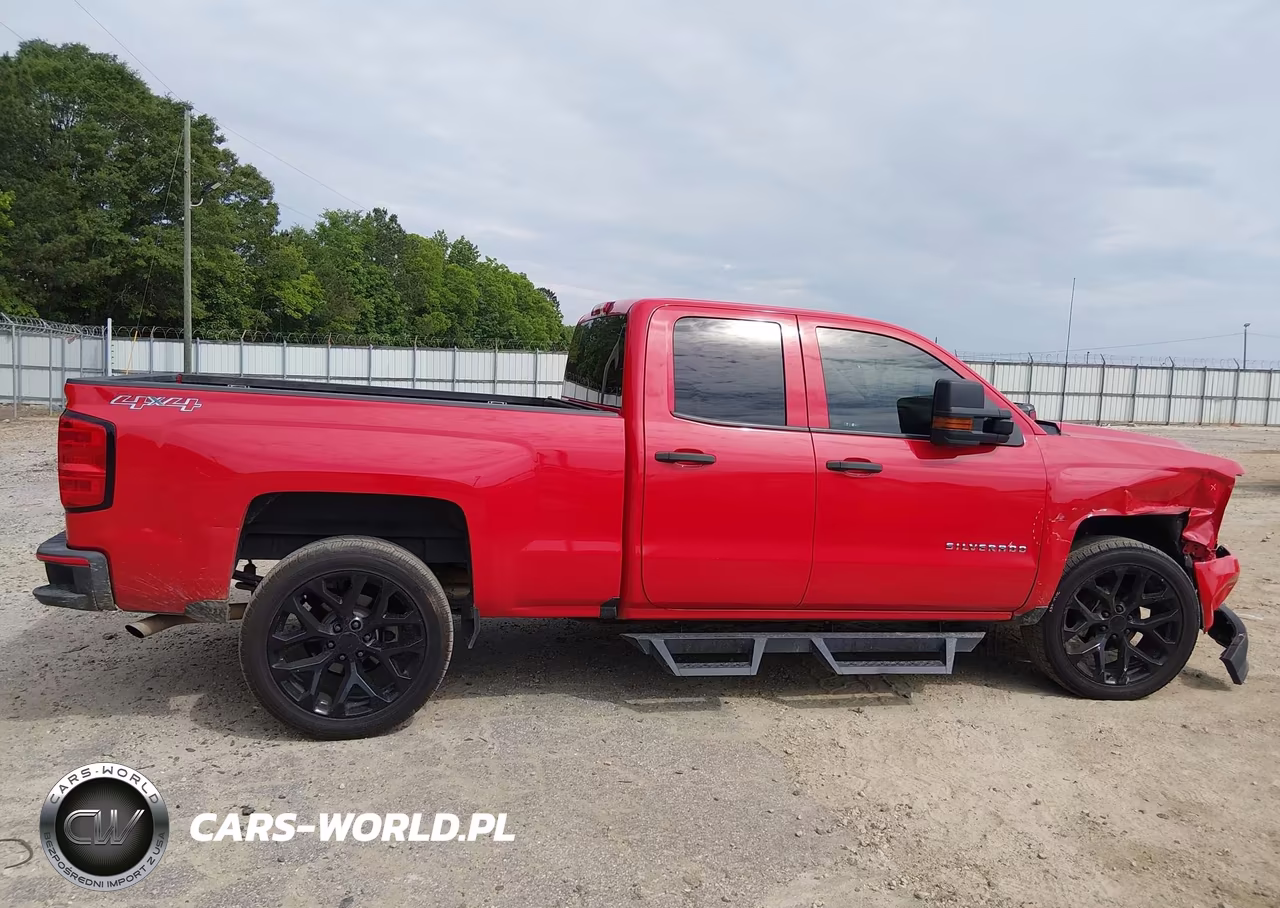 2017 Chevrolet Silverado 1500 Custom VIN:1GCVKPEC8HZ372110 - 14