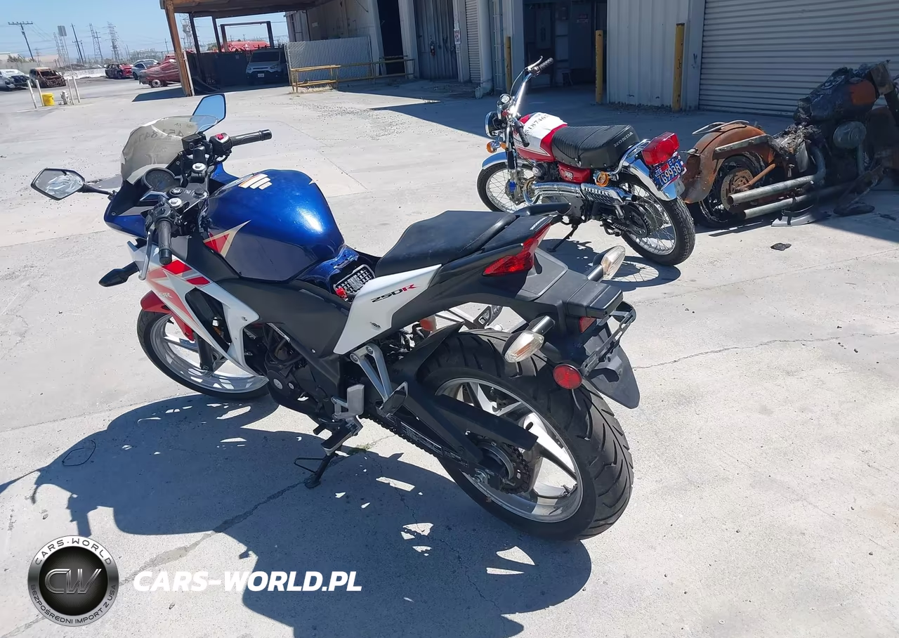 2012 Honda Cbr250 R VIN:MLHMC4101C5200565 - 3