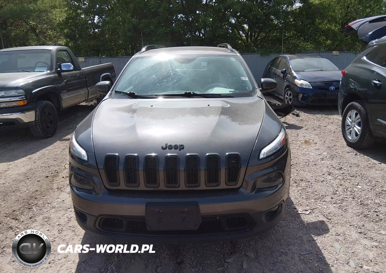 2018 Jeep Cherokee Latitude 4X4 VIN:1C4PJMCB1JD597914 - 12