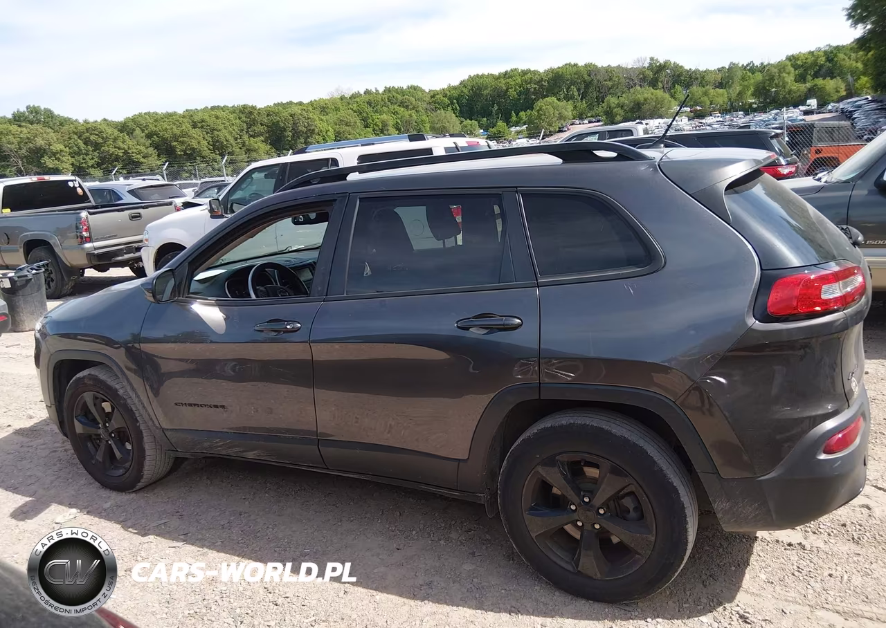 2018 Jeep Cherokee Latitude 4X4 VIN:1C4PJMCB1JD597914 - 14