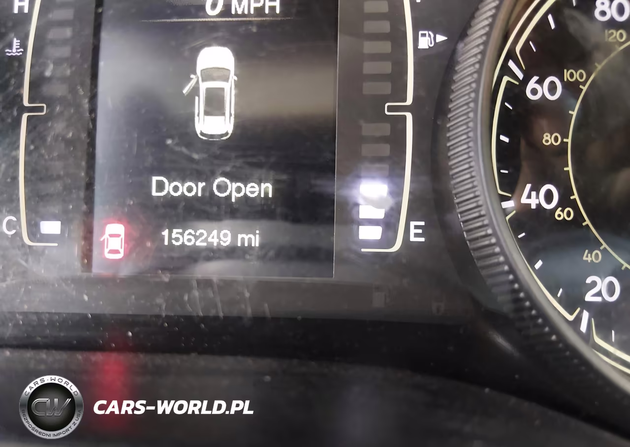 2018 Jeep Cherokee Latitude 4X4 VIN:1C4PJMCB1JD597914 - 15