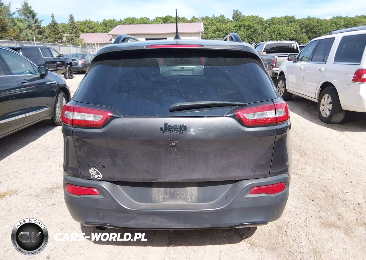 2018 Jeep Cherokee Latitude 4X4 VIN:1C4PJMCB1JD597914 - 16
