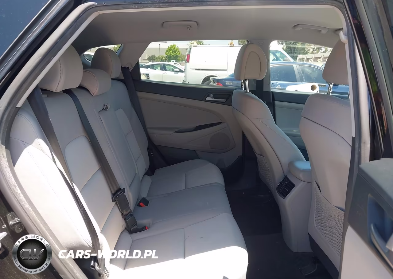 2017 Hyundai Tucson Sport VIN:KM8J33A21HU371651 - 8