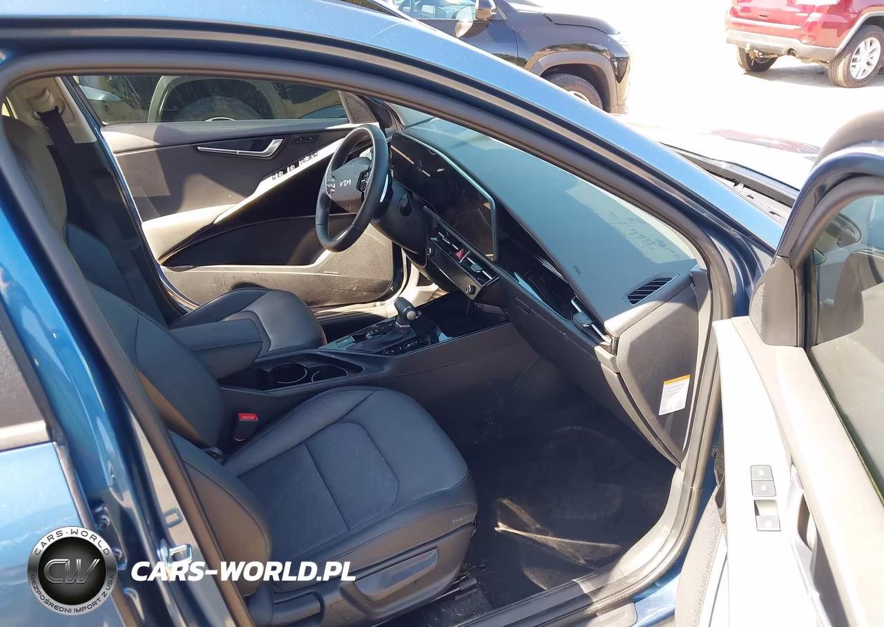 2025 Kia Niro Sx Touring VIN:KNDCT3LE3S5249184 - 5
