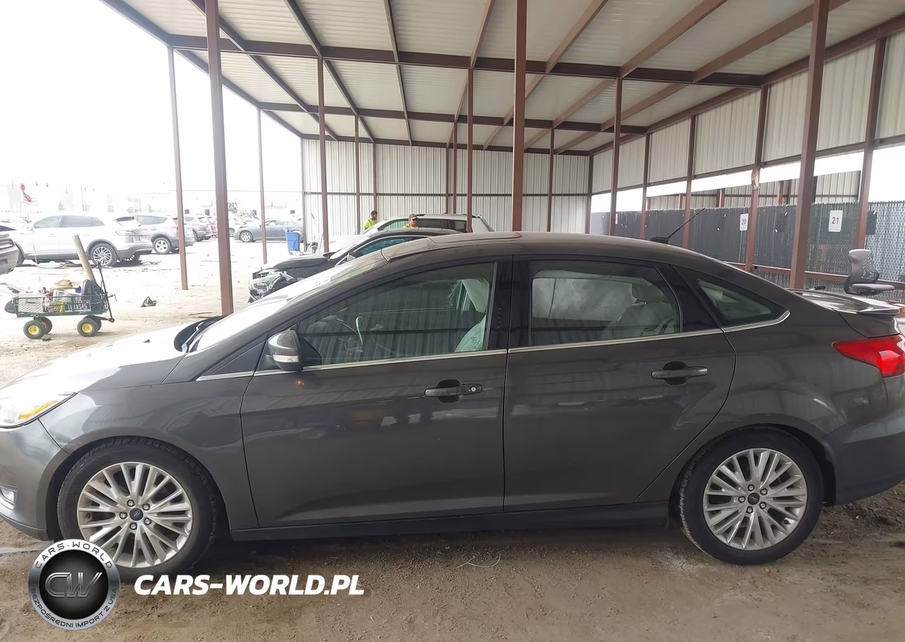 2018 Ford Focus Titanium VIN:1FADP3J29JL273586 - 14