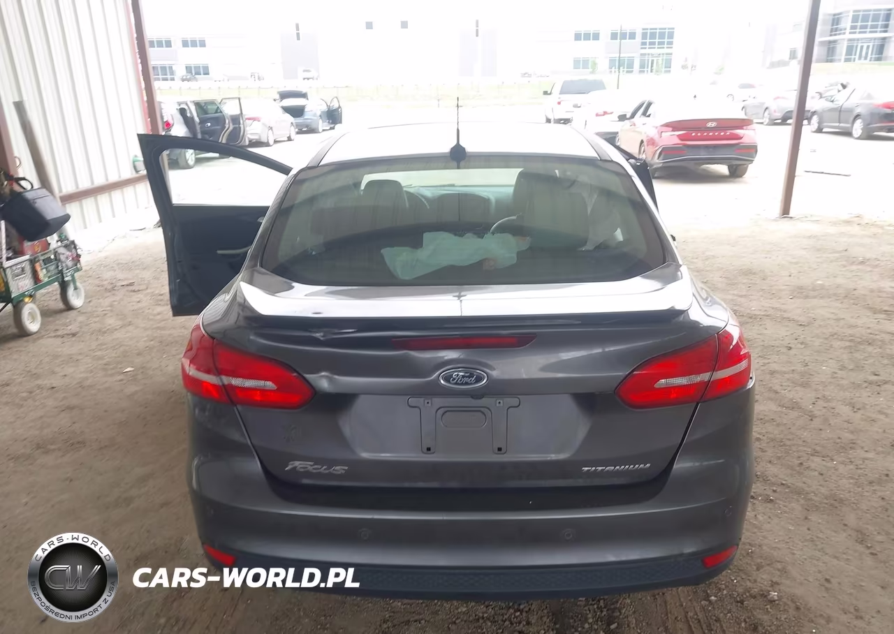 2018 Ford Focus Titanium VIN:1FADP3J29JL273586 - 16