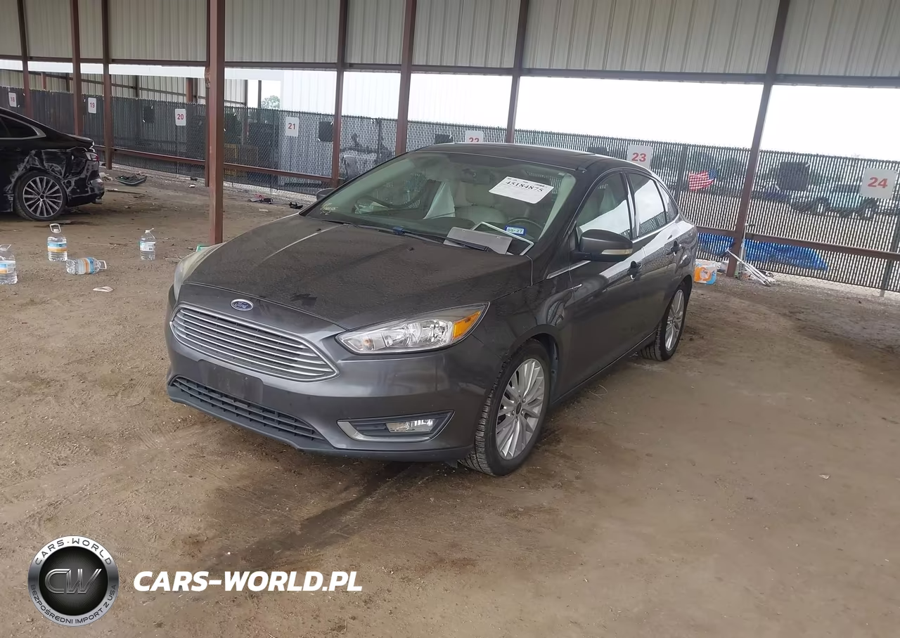 2018 Ford Focus Titanium VIN:1FADP3J29JL273586 - 2