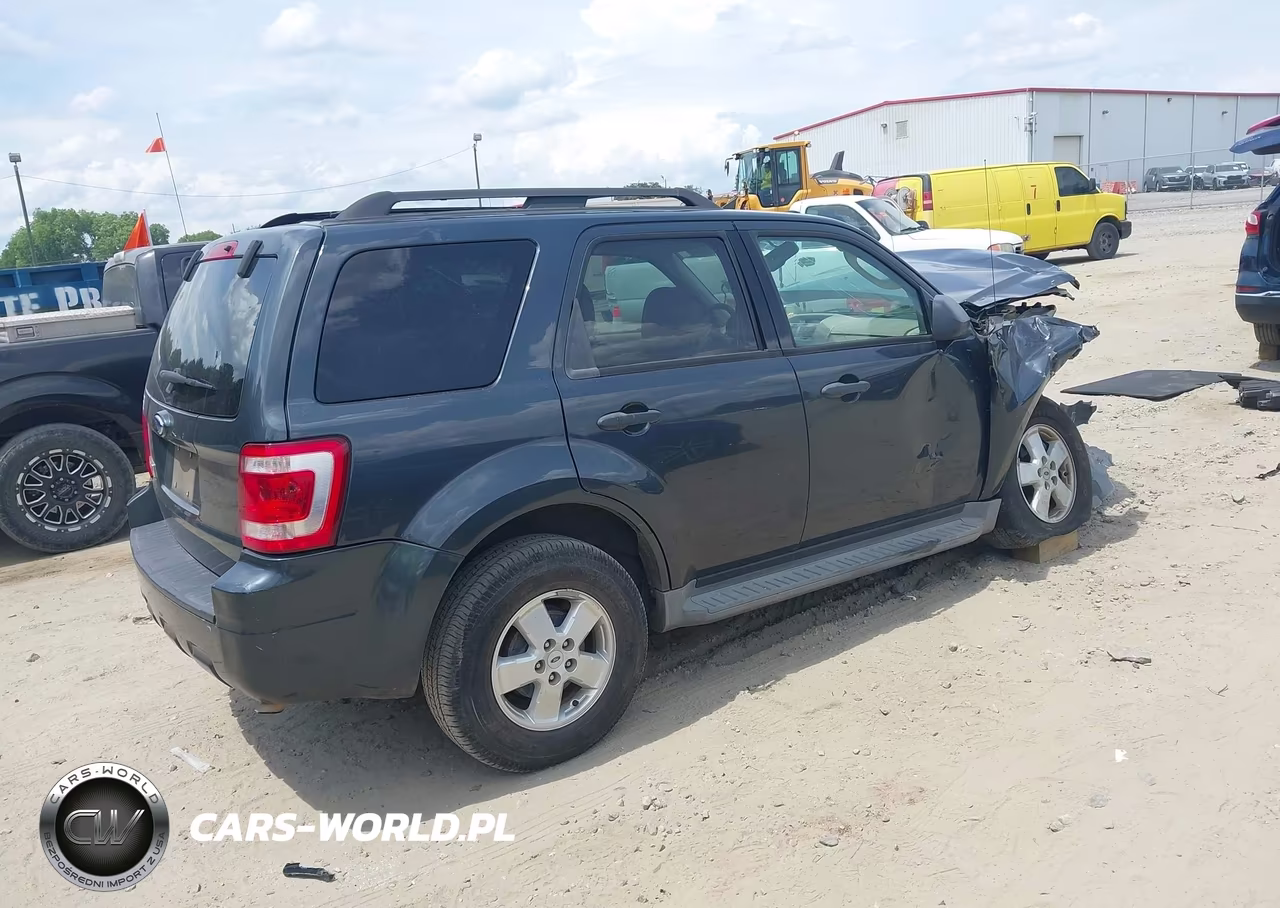 2009 Ford Escape Xlt VIN:1FMCU03G19KA45052 - 4