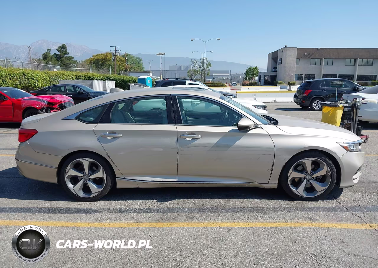 2018 Honda Accord Touring VIN:1HGCV1F97JA111779 - 13
