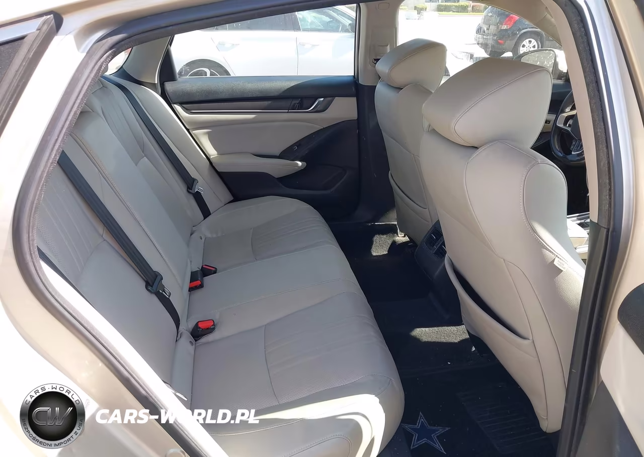 2018 Honda Accord Touring VIN:1HGCV1F97JA111779 - 8